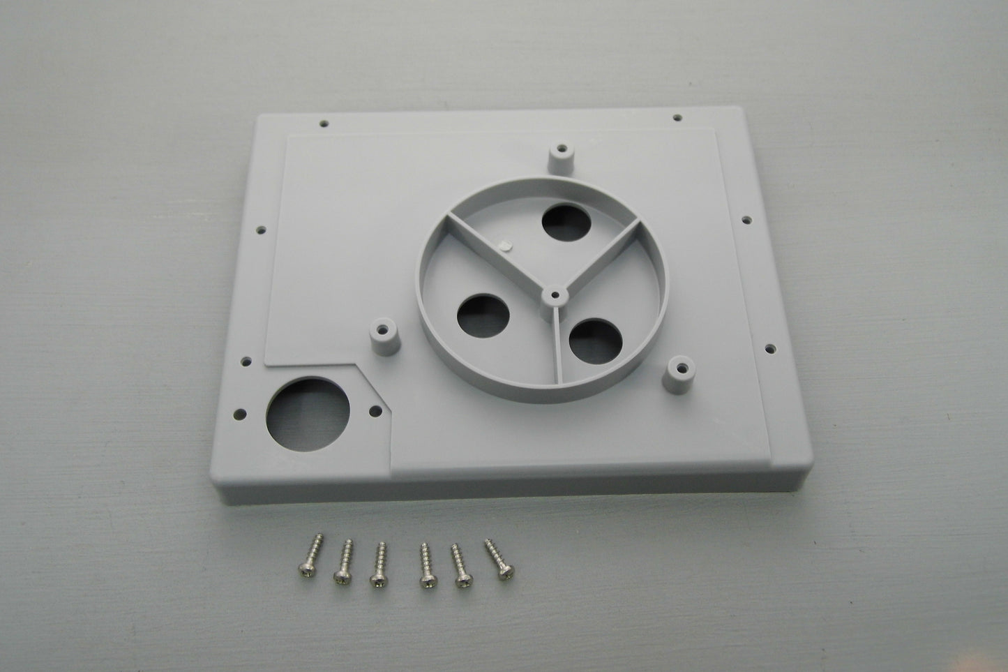 Bottom Console Plate With Screws