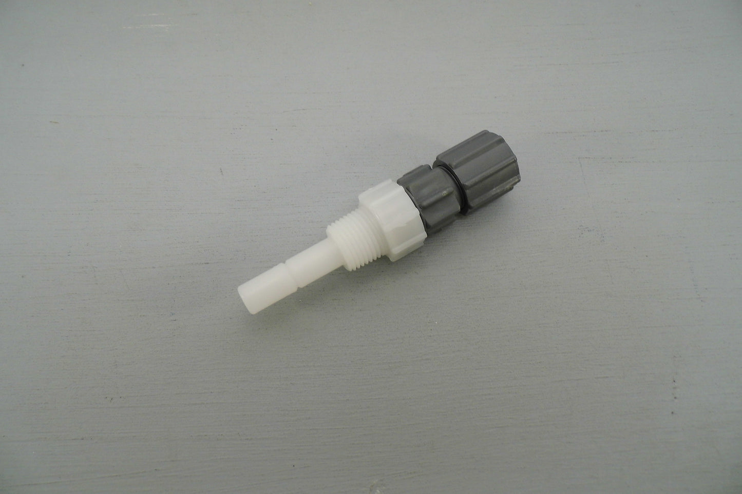 PF924592 Injector 8 x 5 PVC